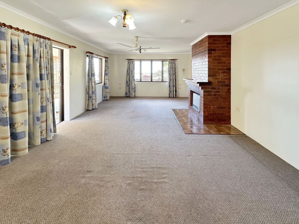 21 Crouch Avenue, Atherton