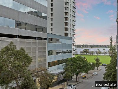 13  /  11 Bennett Street, East Perth