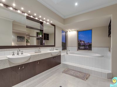 28 Foreshore Vista, Yanchep