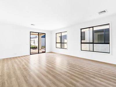 5 Amalgam Avenue, Fraser Rise