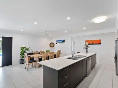48 Hughes Road, Urangan