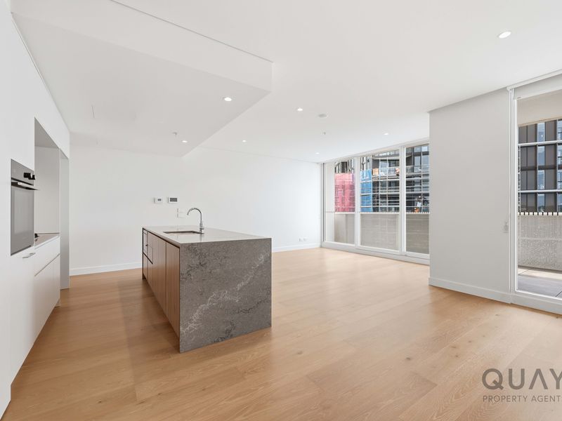 1111 / 21 Spurway Drive, Norwest