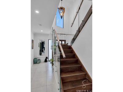22 Mizen Place, Holland Park West