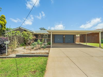 11 Chelsea Court, Centenary Heights