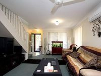 1 / 90  Oakleaf street, Eight Mile Plains