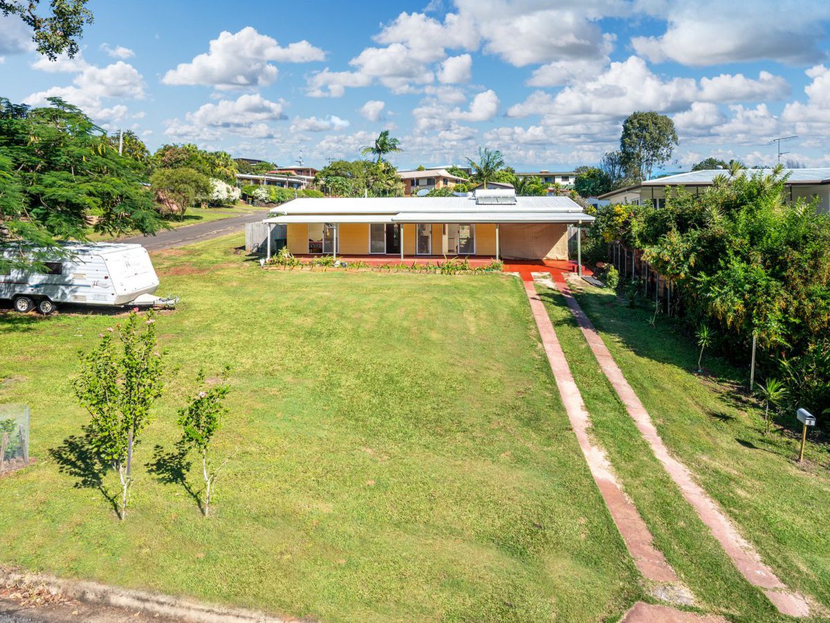 8 DANBULLA CRESCENT, Atherton
