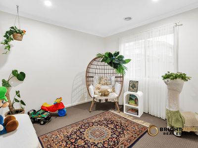 2  Grandstand Cres, Clyde North