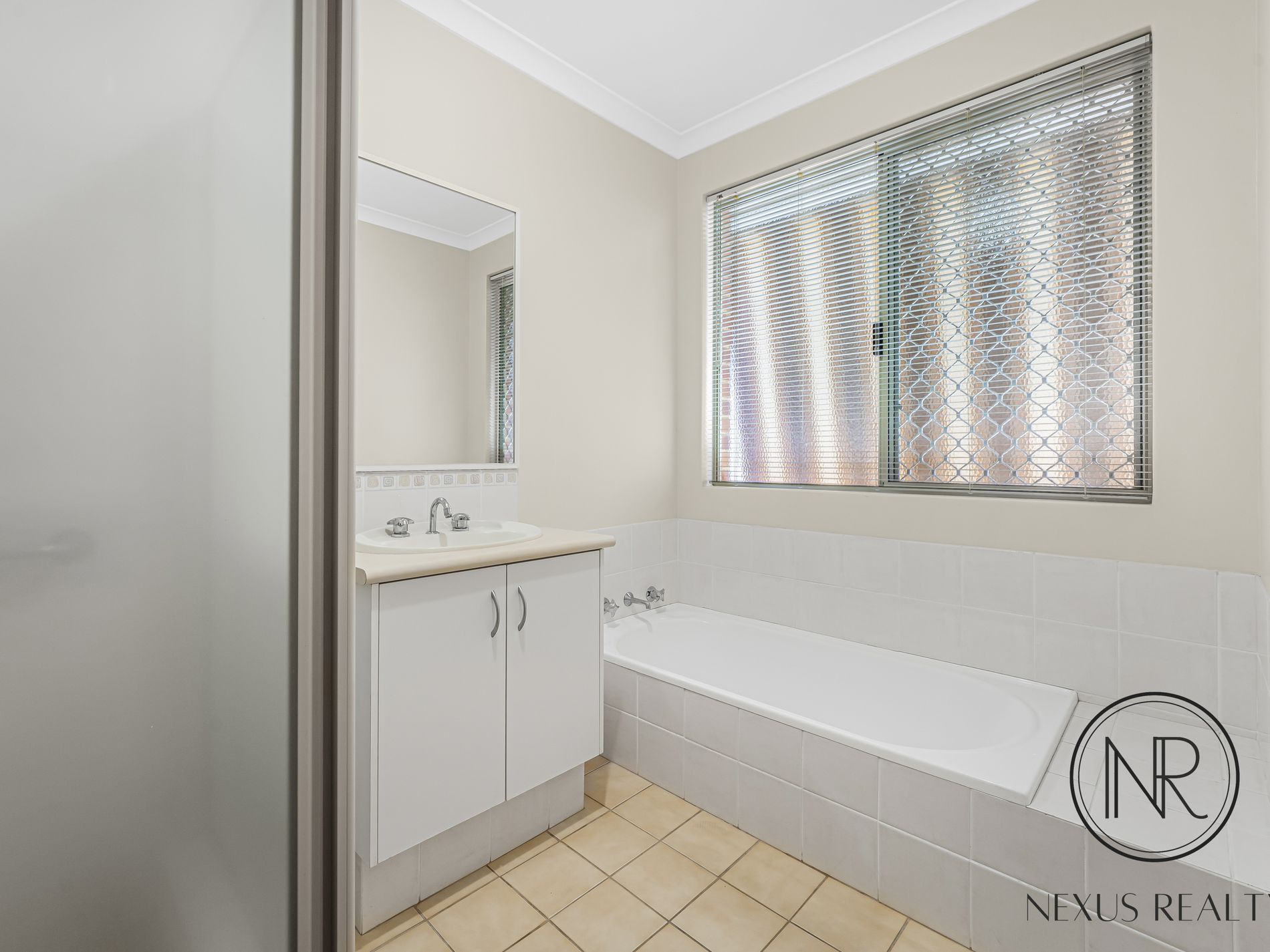 70 Golf Links Drive, Carramar