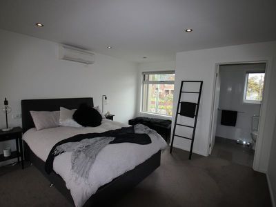 2 / 12 Herne Street, Manifold Heights