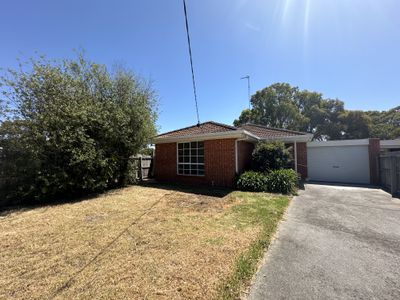1 / 8 Galaxy Court, Whittington