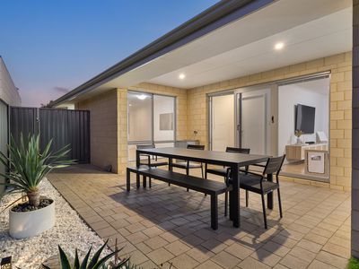 11 AUBURN WAY, Baldivis