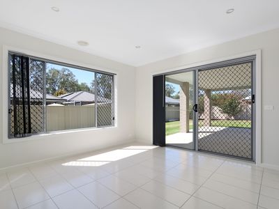 4 MCDOUGALL GROVE, Wodonga