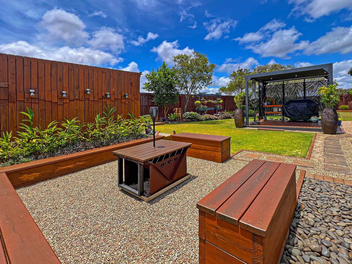 13 Lavender Crescent, Atherton
