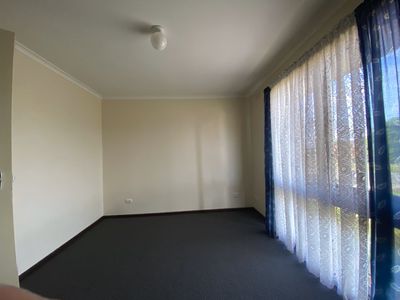 1 / 12 Moffatt Crescent , Hoppers Crossing