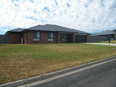 2 / 1 Silversmith Place, Gunnedah