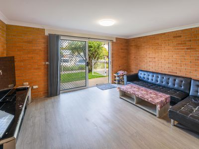 2 / 12 Queen Street, Woolgoolga