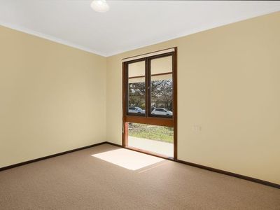 365 Woomera Cres, Lavington