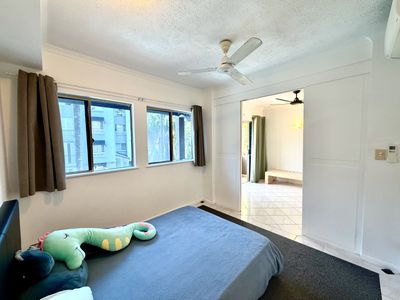 1211 / 2-10 Greenslopes St, Cairns North