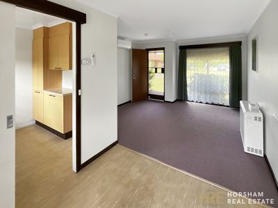 7 Shalom Place, Horsham