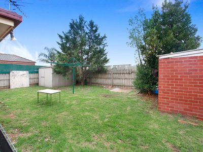 5 Oregon Crt, Narre Warren South