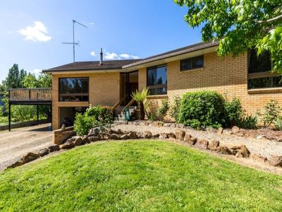 40 Mountain River Road, Mountain River