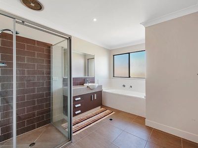1 Andromeda Drive, Coomera
