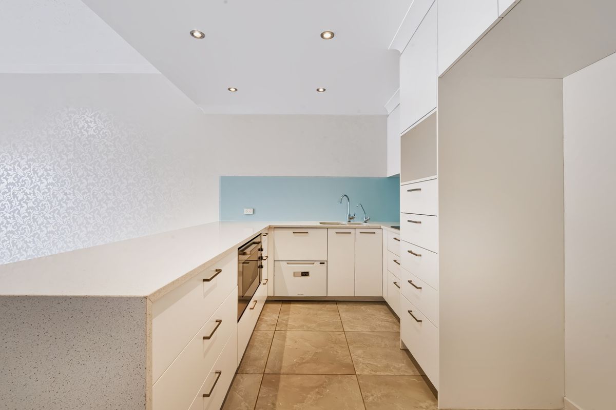 2 / 4 Orvieto Avenue, Mermaid Waters