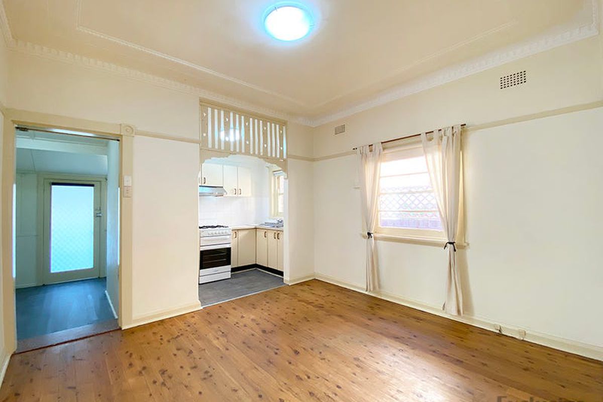 8 Hood Avenue, Rodd Point
