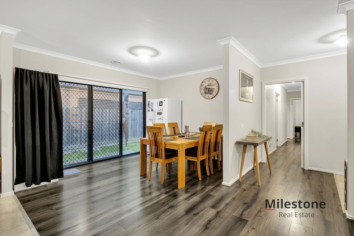11 Banjo Circuit, Lynbrook