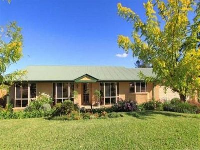 16 Odenpa Road, Cordeaux Heights