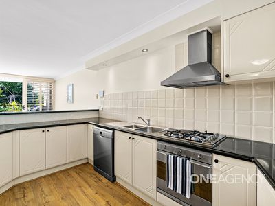 2 / 12-14 Kembla Street, Wollongong