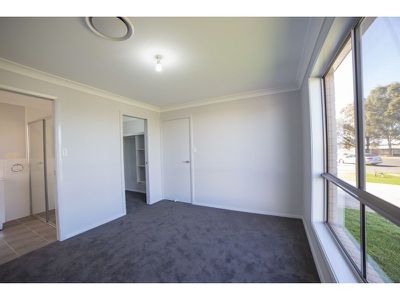 30 Apsley Crescent, Dubbo