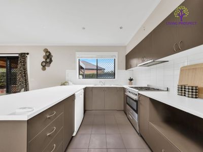 8 McCauley Street, Point Cook