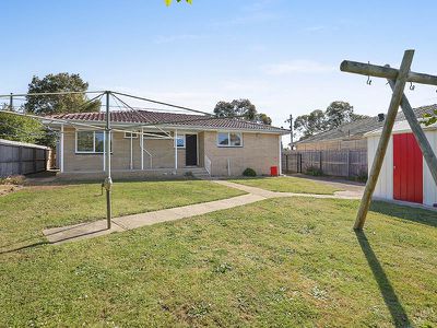 6 Clydesdale Crescent, Belmont