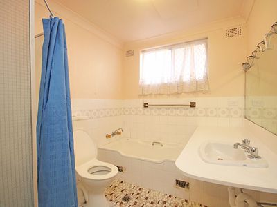 4 / 205 Haldon Street, Lakemba