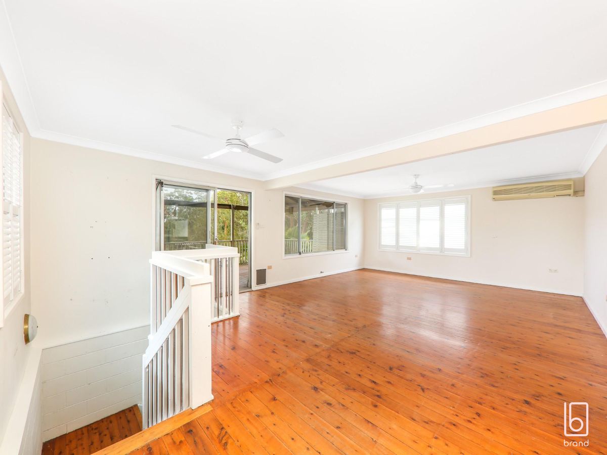 12 McKellar Boulevard, Blue Haven