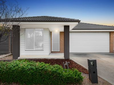 10 Yaleri Rise , Werribee