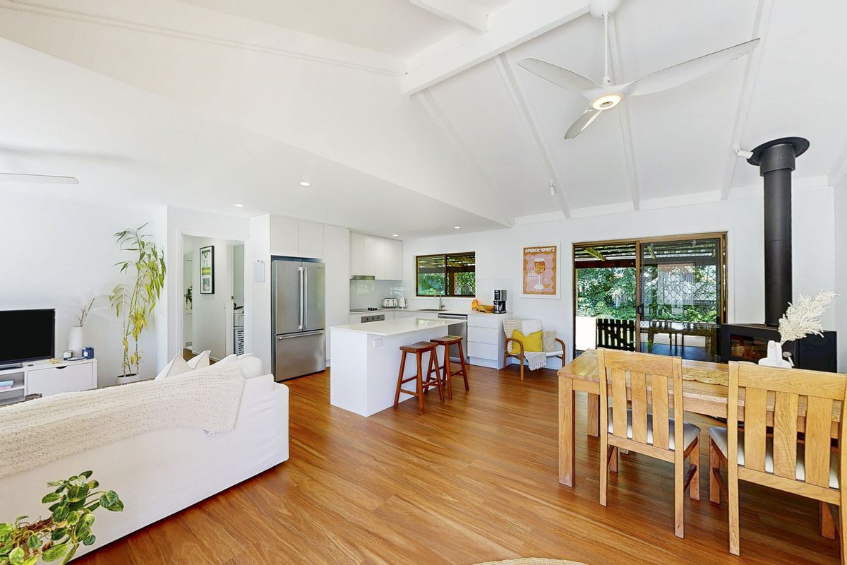 4 Foedera Crescent, Tewantin
