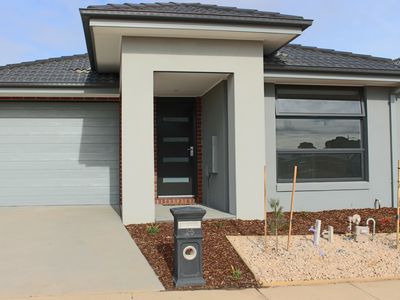 25 Larkspur Way, Charlemont