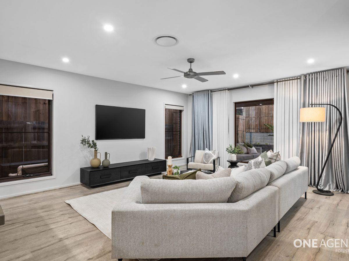 79 Calm Crescent, Springfield Lakes