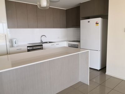 14 / 104-106 CENTRAL, Gladstone Central