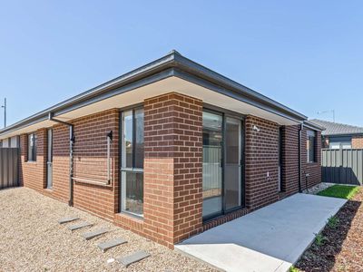 8 Bankston Road, Werribee