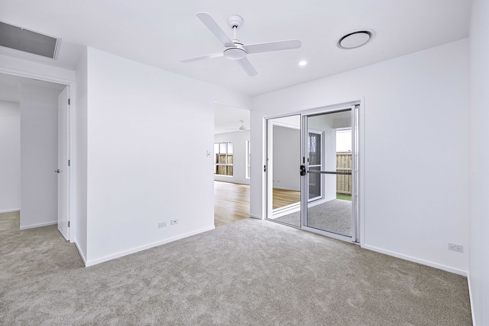 Photo 13 of 25, 9 Bottlebrush Street, Palmview