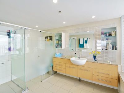 239 / 105 Scarborough Street, Southport