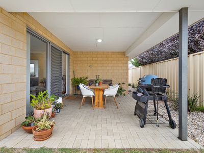 17 Pinot Loop, Pearsall