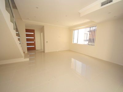 8 / 3 St Johns Avenue, Auburn