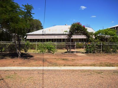 9 Quail Street, Longreach