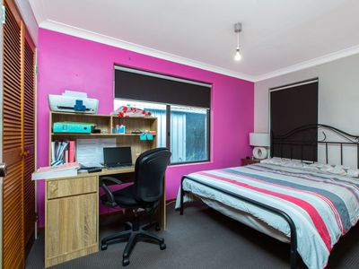 5 Powell Court, Withers