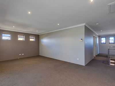 143 Lagoon Drive, Yanchep