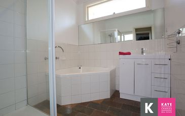 25 Beaconsfield Ave, Beaconsfield
